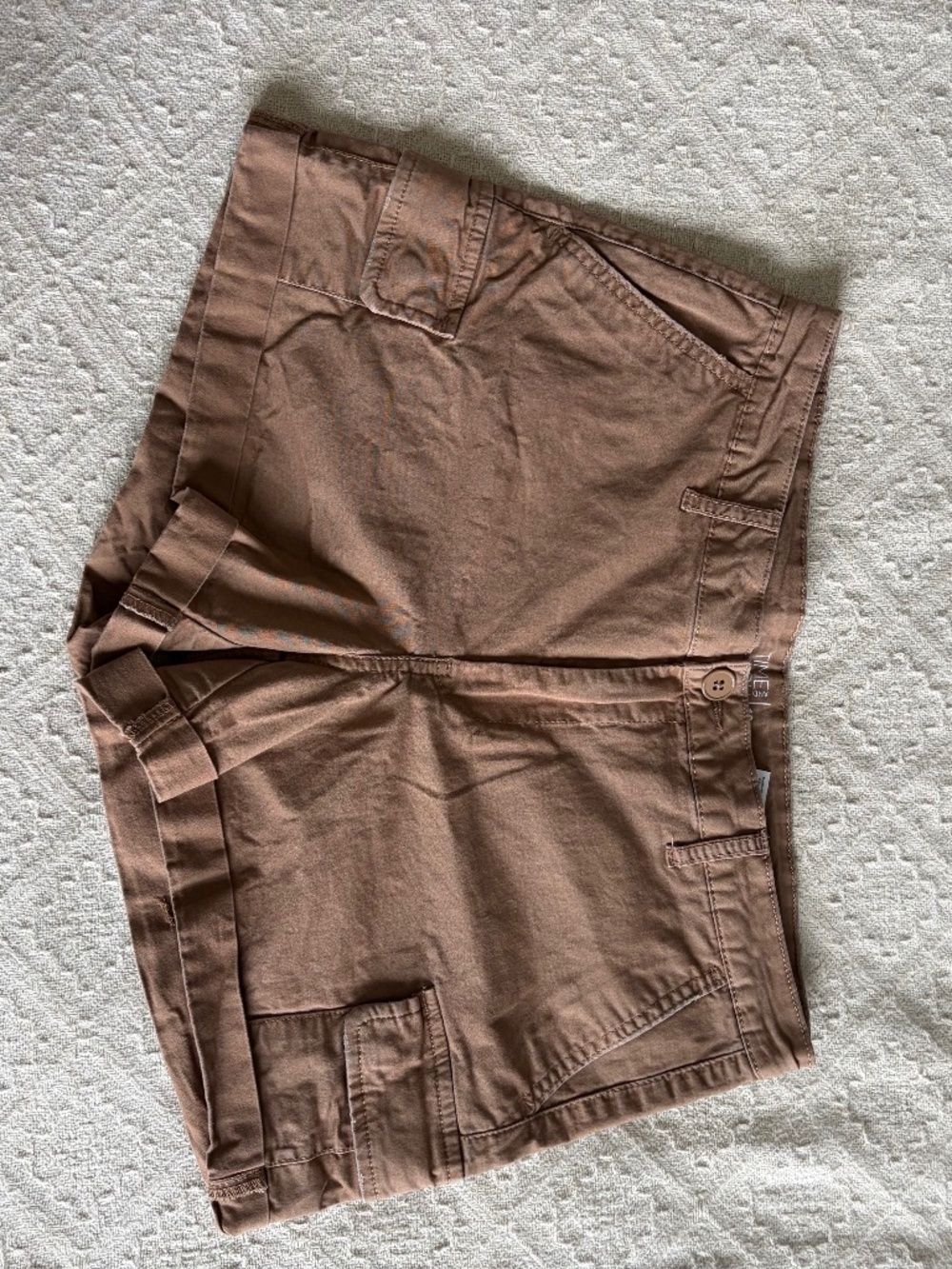 NWOT Women's 10 Time and Tru Mid-Rise Cuffed Cargo Shorts